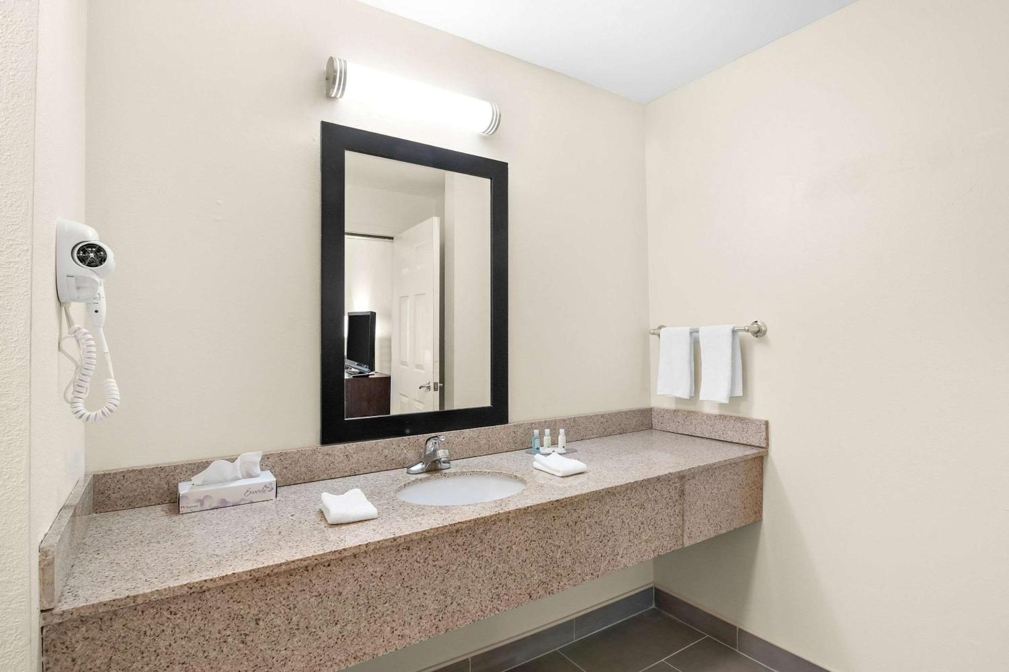 Quality Inn Queensbury Ngoại thất bức ảnh