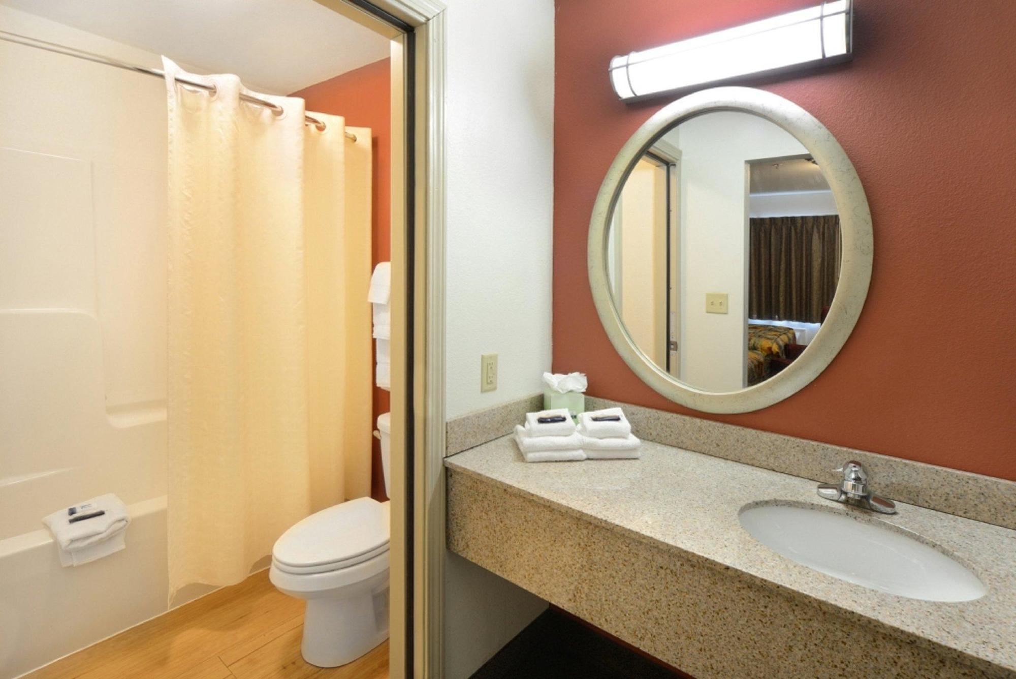 Quality Inn Queensbury Ngoại thất bức ảnh